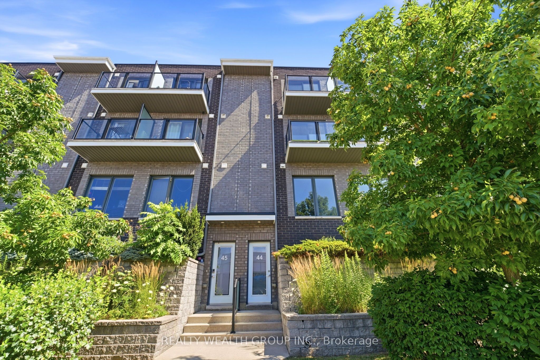 2059 Weston Road 44, Toronto, ON M9N 1X7