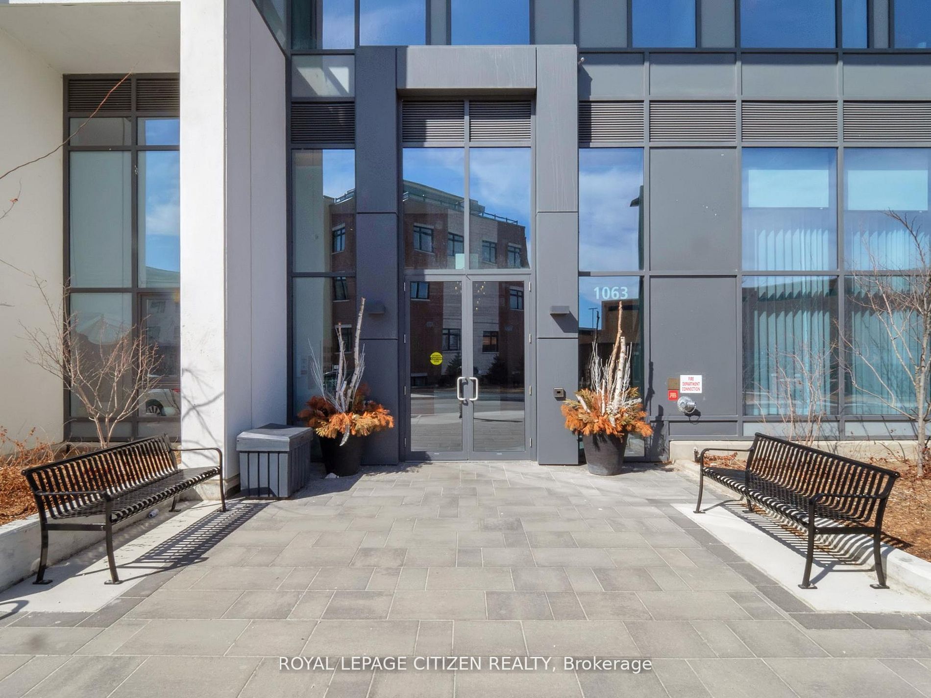 1063 Douglas McCurdy Comm N/A 907, Mississauga, ON L5G 0C5 photo 5