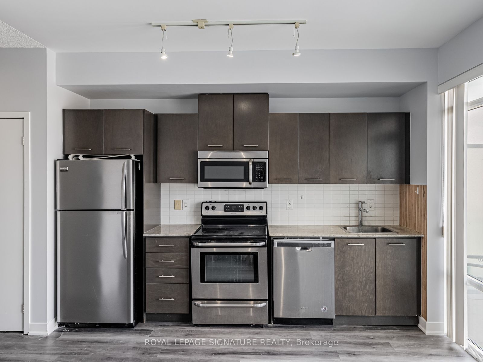 360 Square One Drive 1101, Mississauga, ON L5B 0G7 photo 5