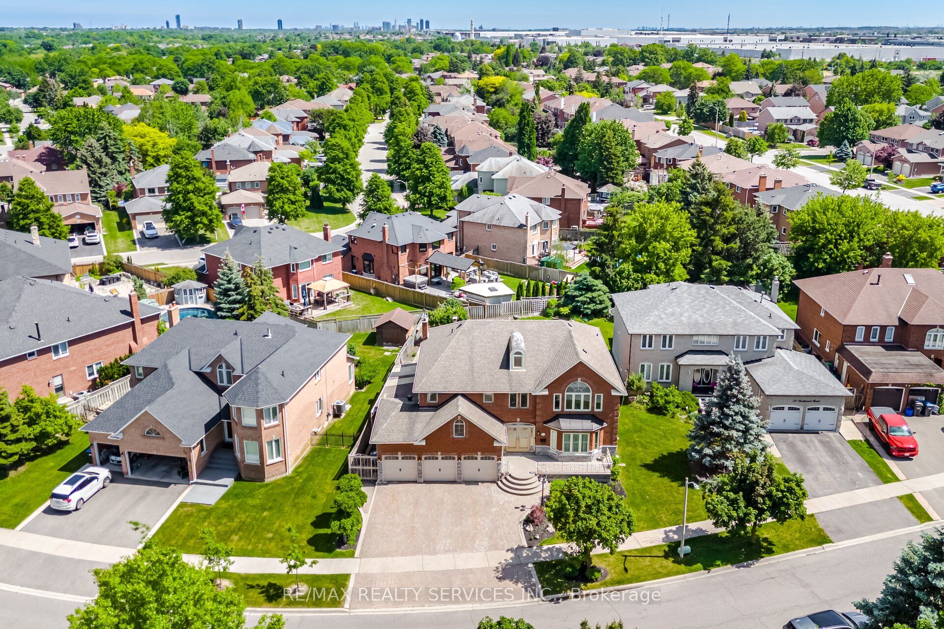 36 Shadywood Road, Brampton, ON L6Z 4M1