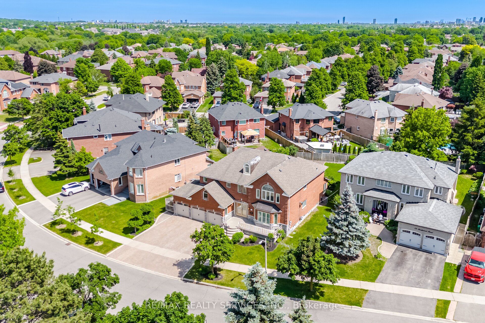 36 Shadywood Road, Brampton, ON L6Z 4M1 photo 2