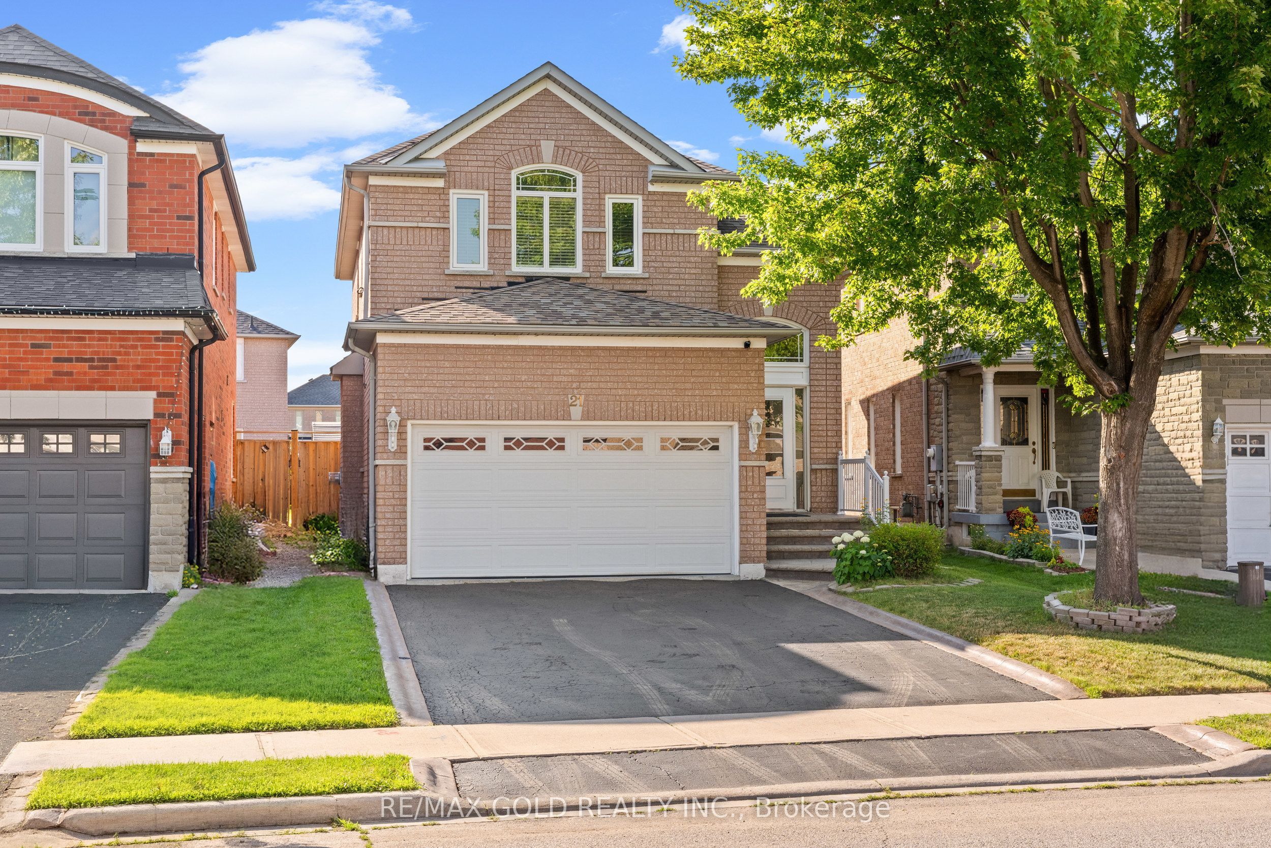 21 Pacific Wind Crescent, Brampton, ON L6R 1Z9 photo 3