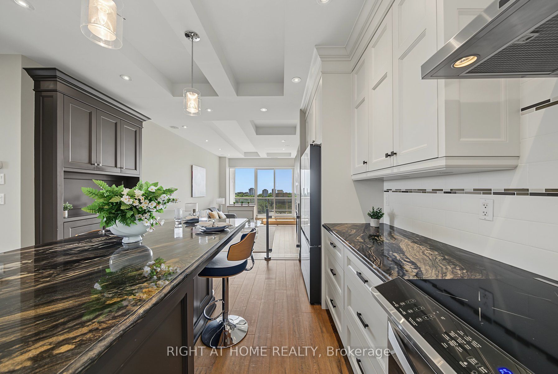 20 Speers Road 1206, Oakville, ON L6K 3R5 photo 4