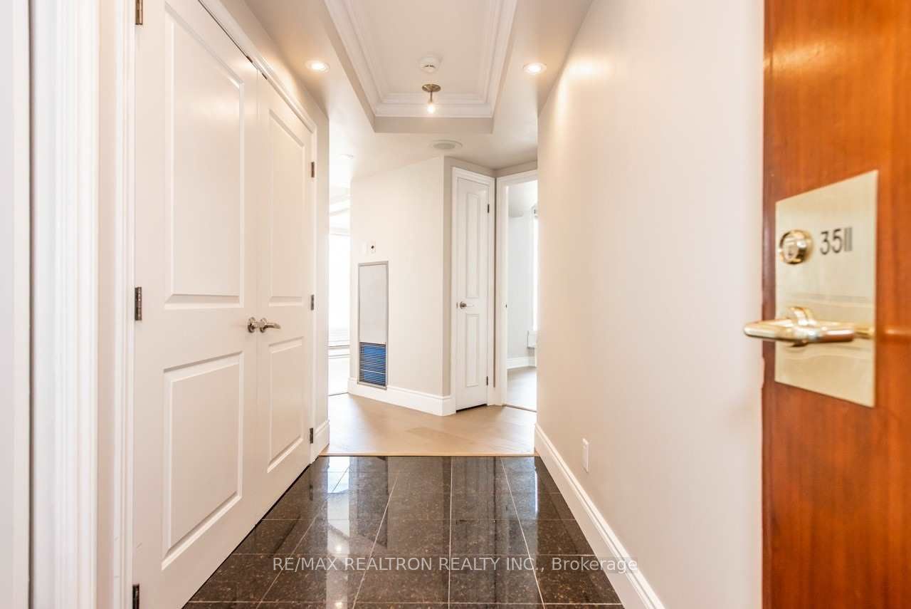 1 Palace Pier Court 3511, Toronto, ON M8V 3W9 photo 4
