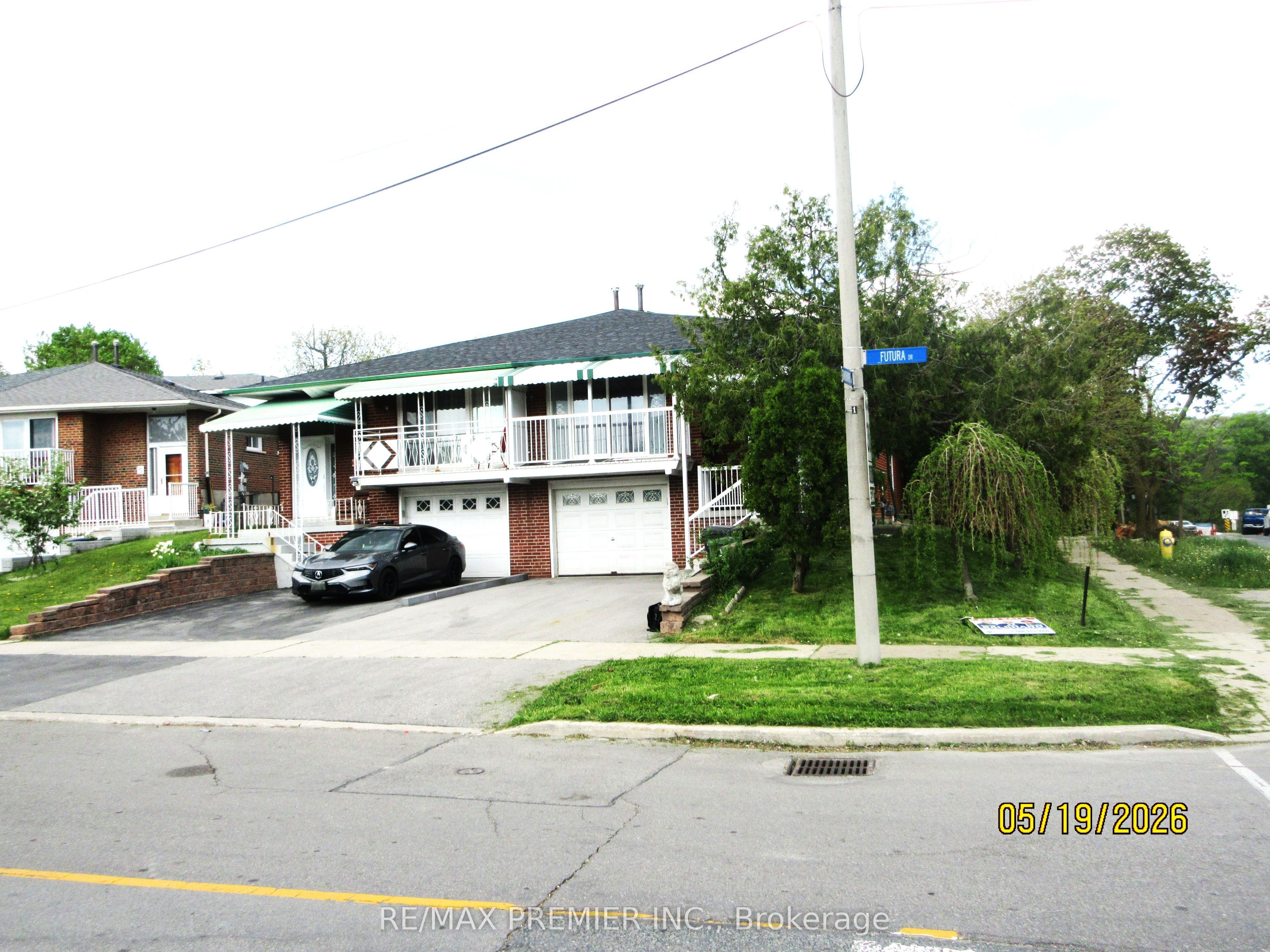 1 Futura Drive, Toronto, ON M3N 2L6 photo 2