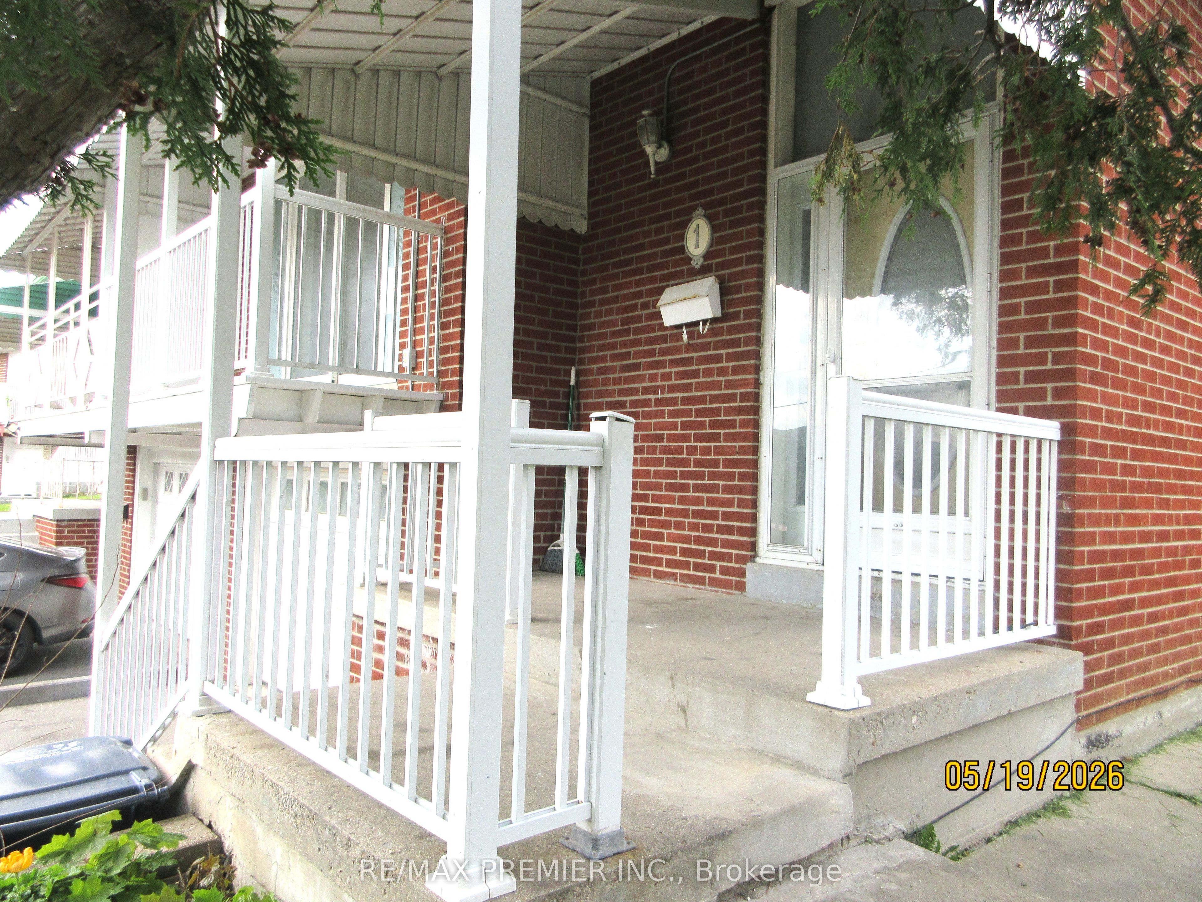 1 Futura Drive, Toronto, ON M3N 2L6 photo 4