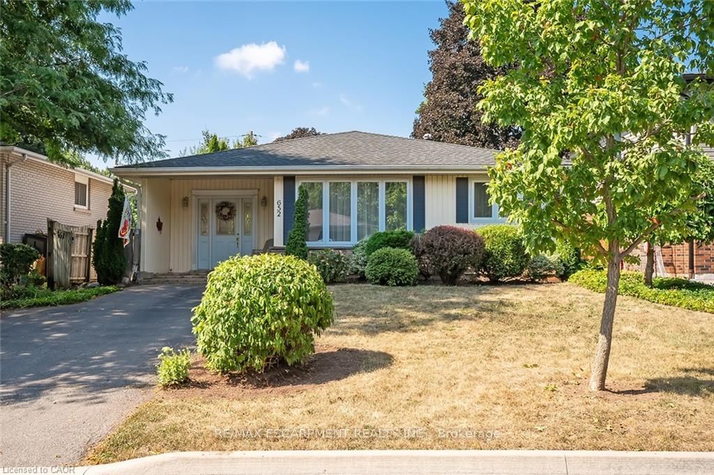 652 Ardleigh Crescent, Burlington, ON L7L 4K8 photo 2