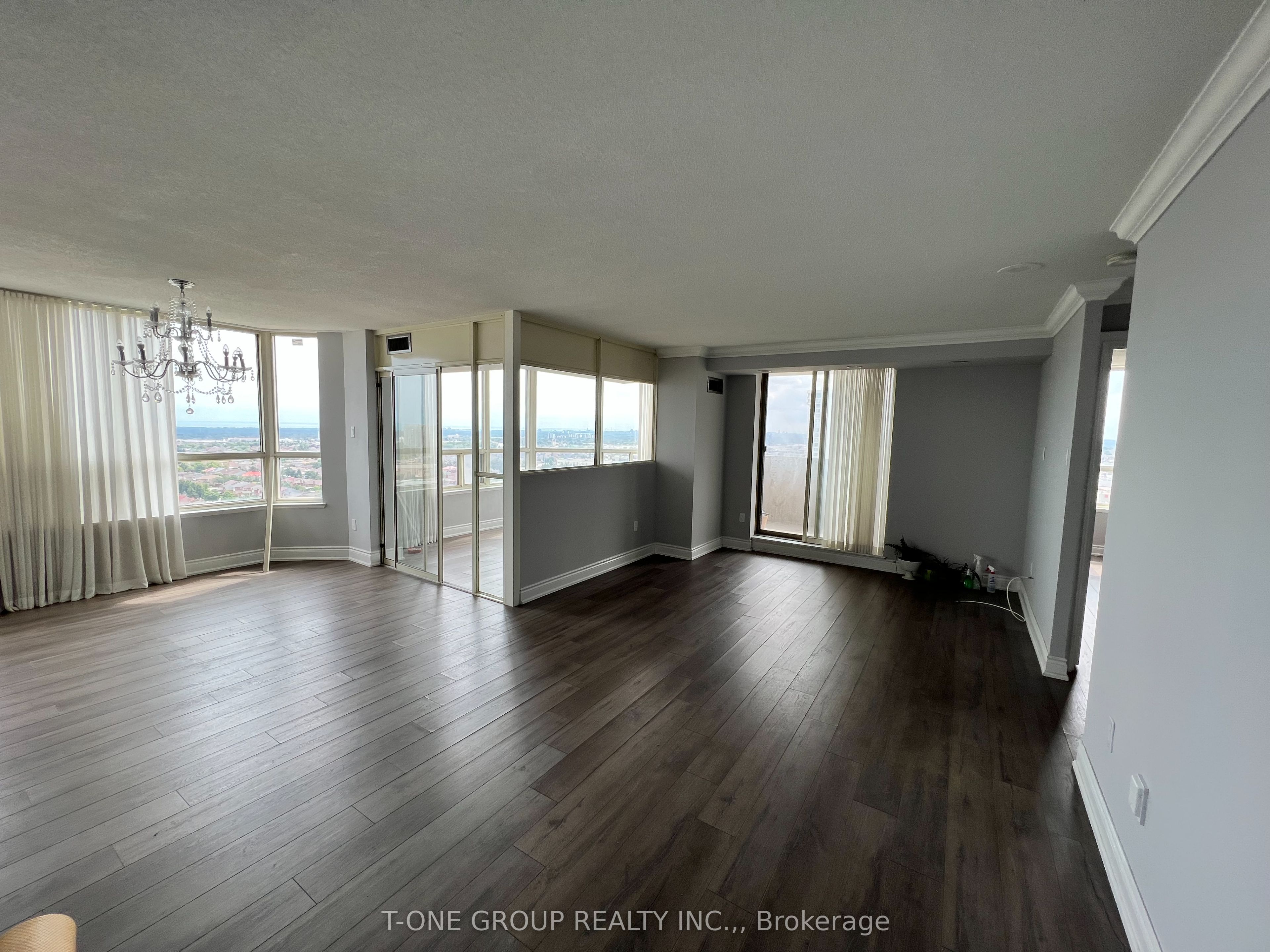 400 Webb Drive 2103, Mississauga, ON L5B 3Z8 photo 3