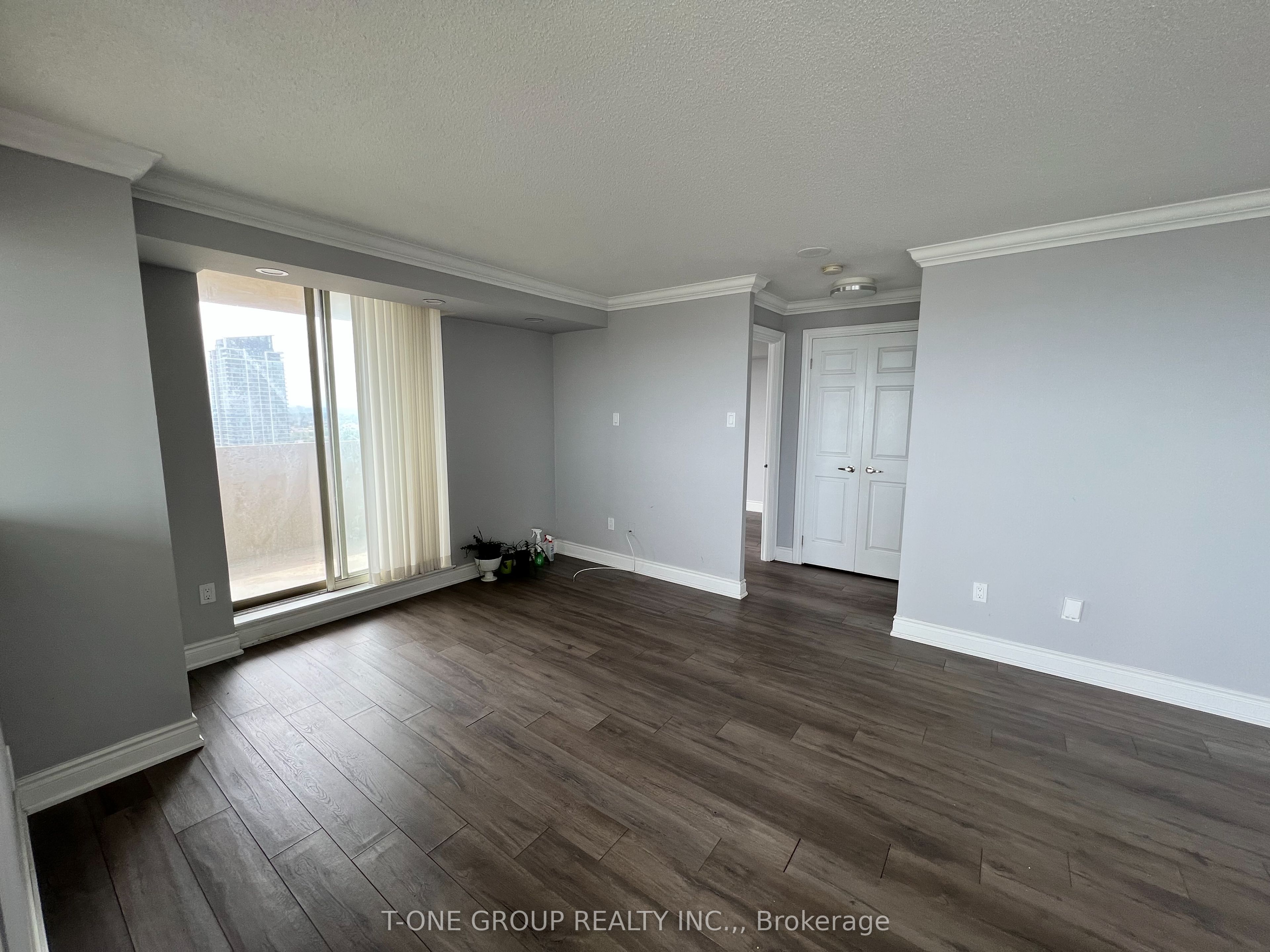 400 Webb Drive 2103, Mississauga, ON L5B 3Z8 photo 4