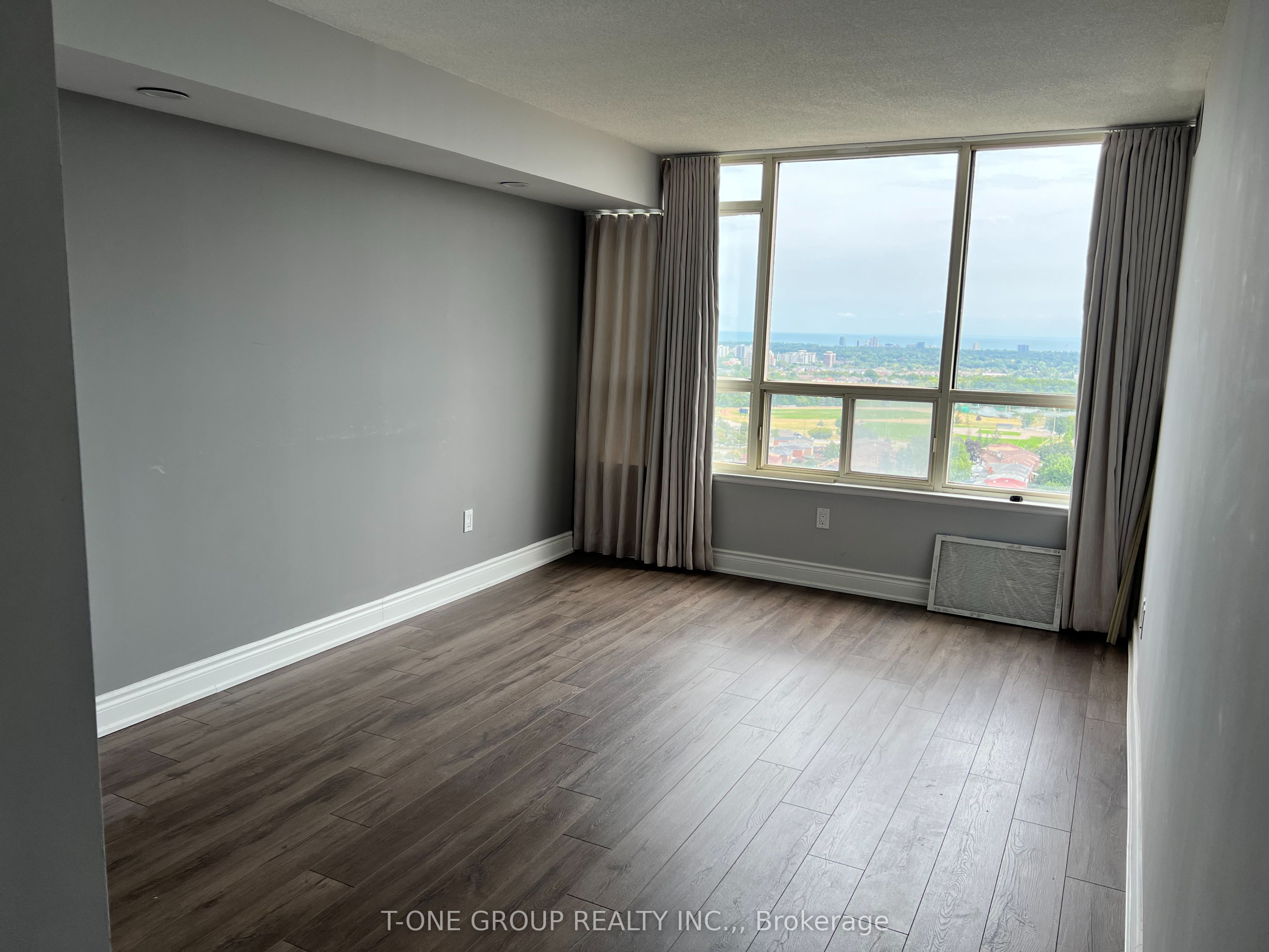 400 Webb Drive 2103, Mississauga, ON L5B 3Z8 photo 5