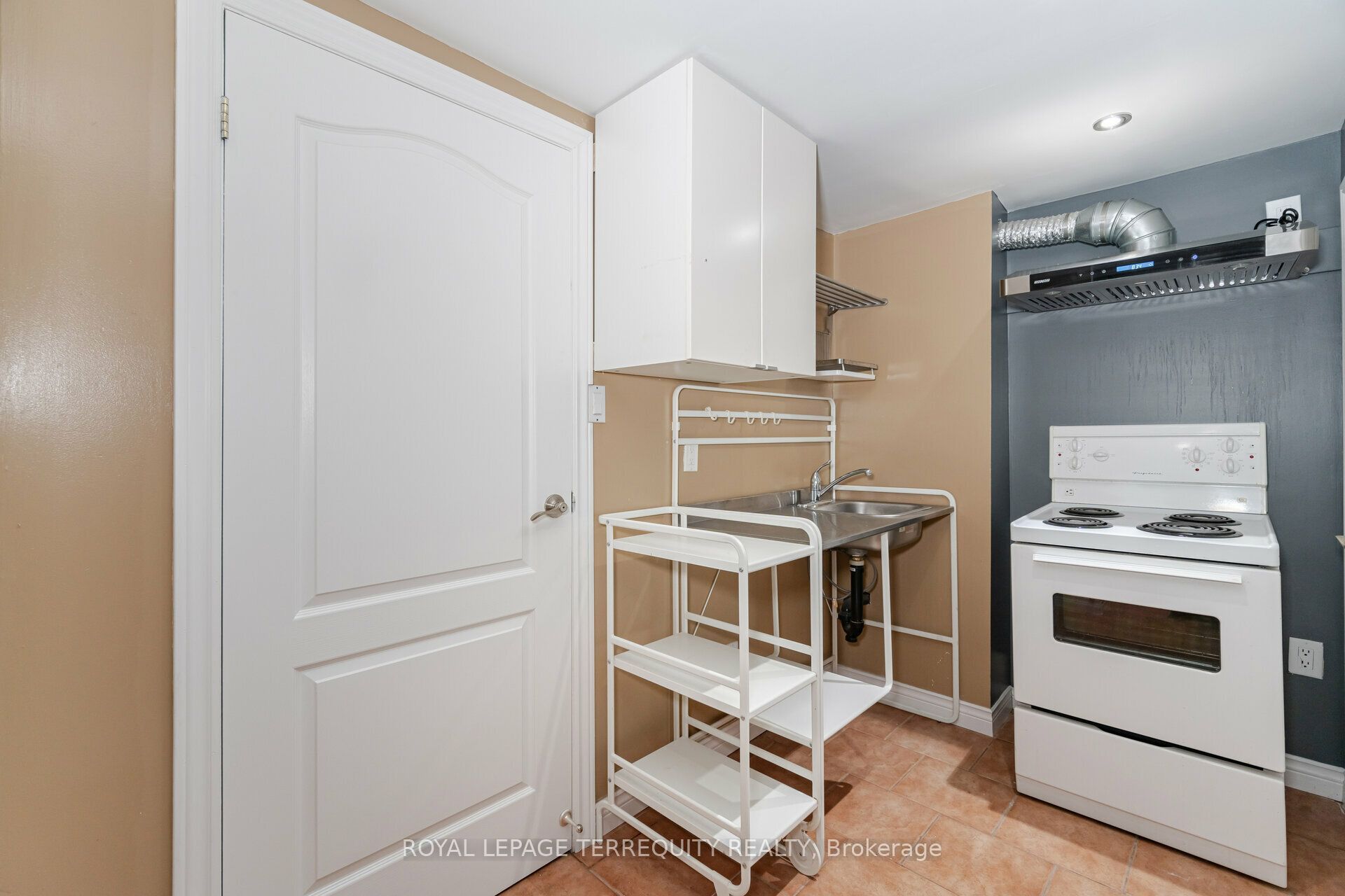 26 Glencastle Square, Brampton, ON L6S 2H8 photo 2