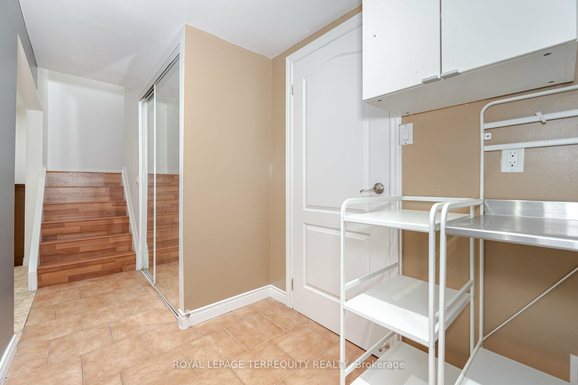 26 Glencastle Square, Brampton, ON L6S 2H8 photo 3