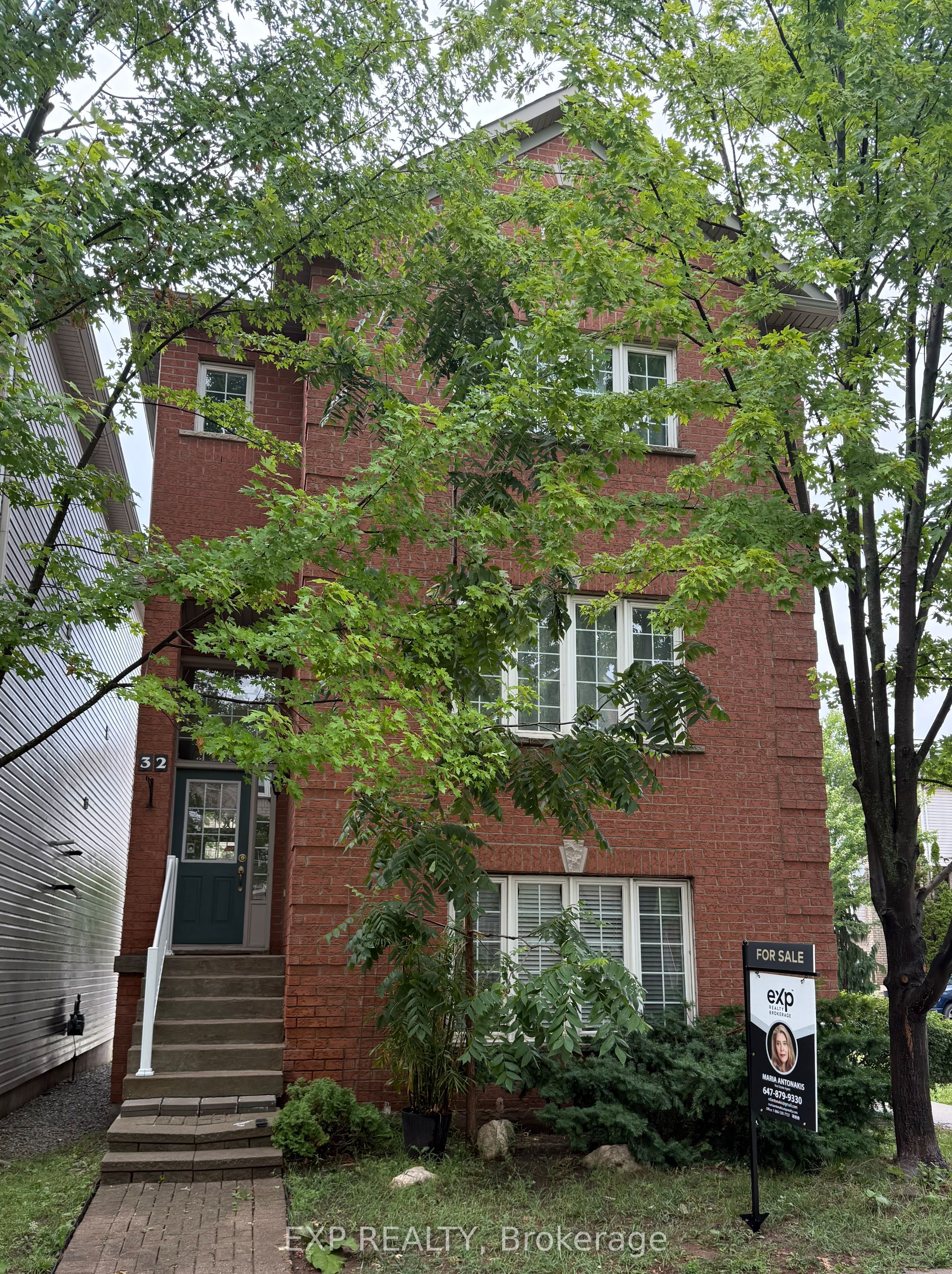 5110 Fairview Street 32, Burlington, ON L7L 7H6