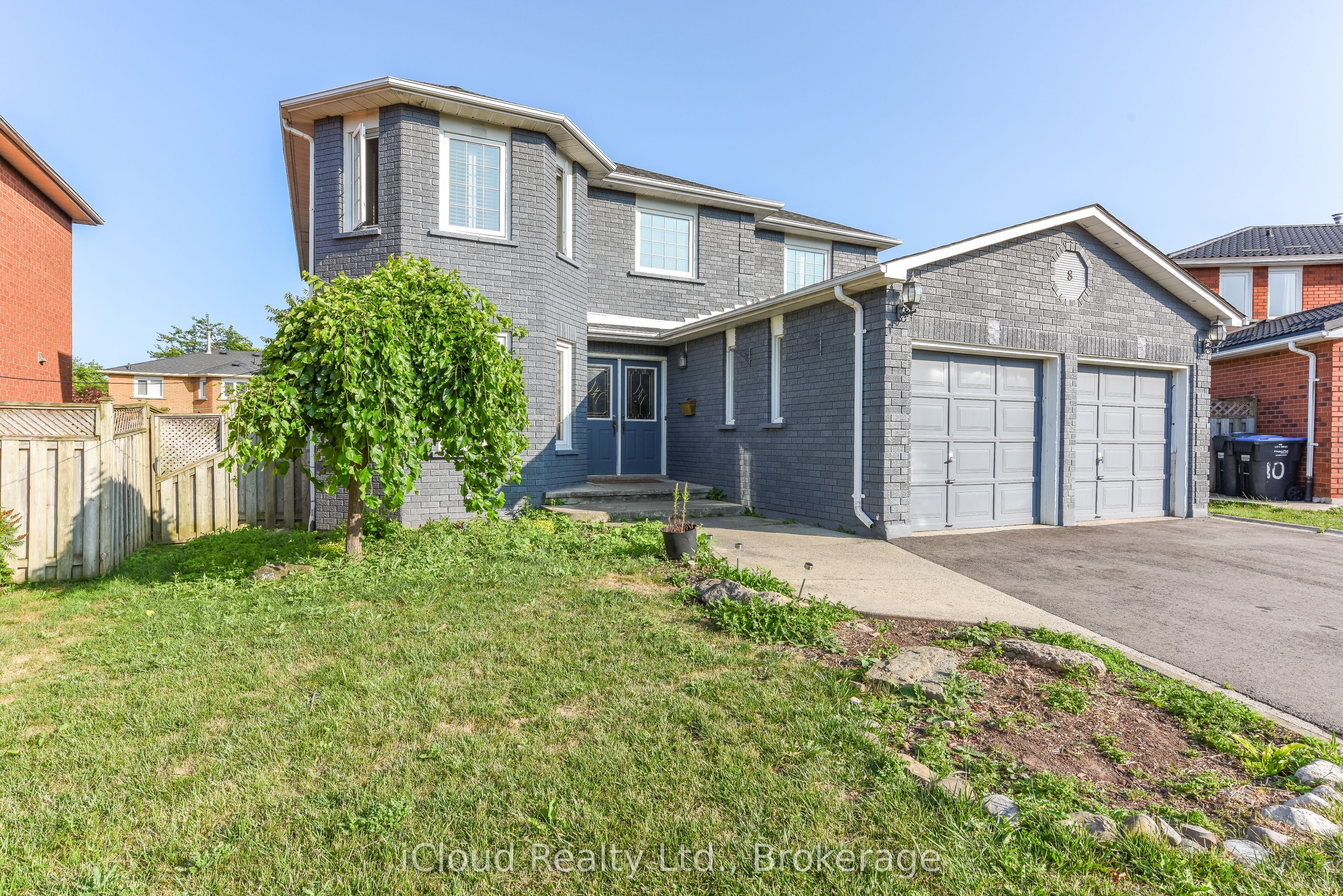 8 St Mark Place, Brampton, ON L6X 3W5 photo 2