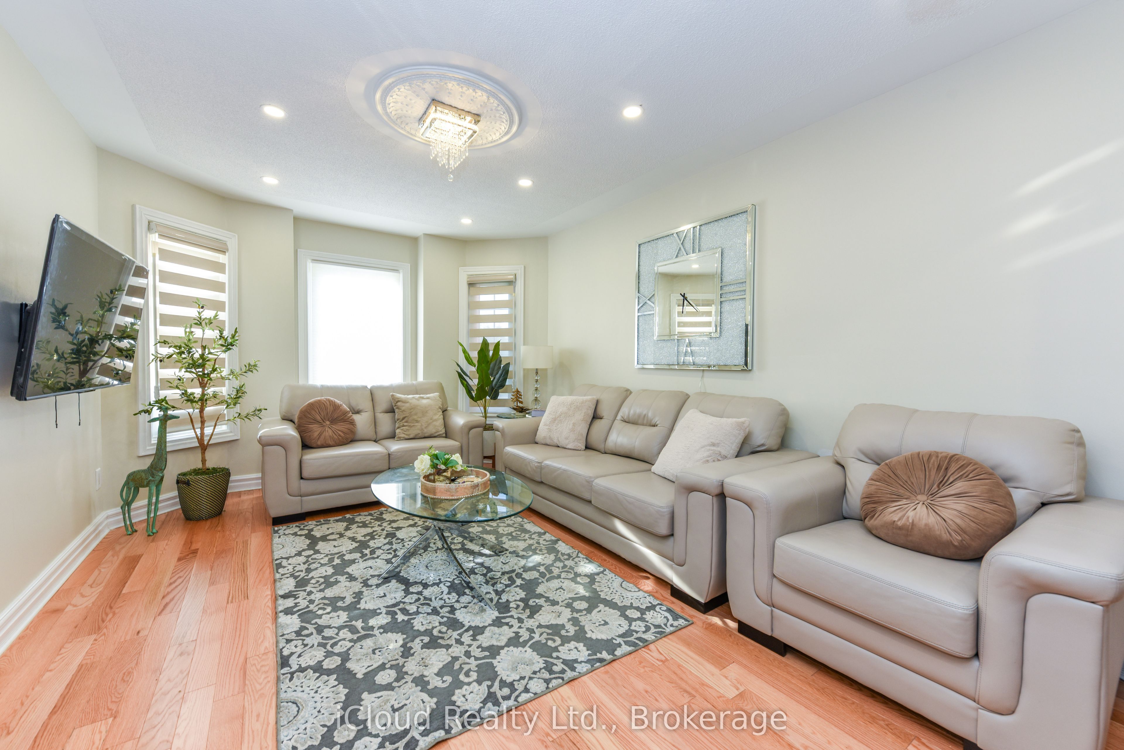 8 St Mark Place, Brampton, ON L6X 3W5 photo 4