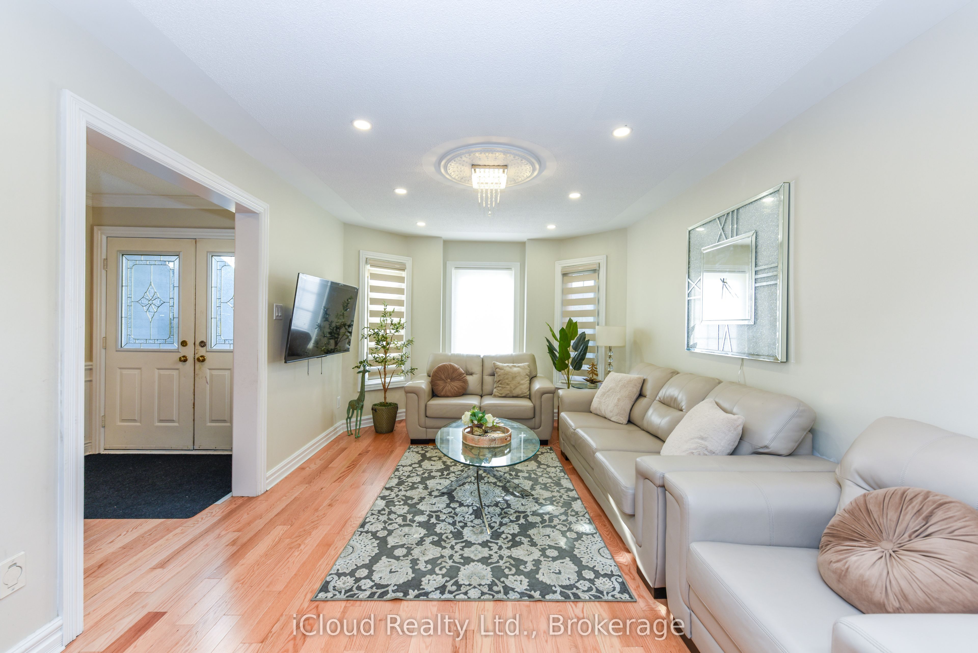 8 St Mark Place, Brampton, ON L6X 3W5 photo 5