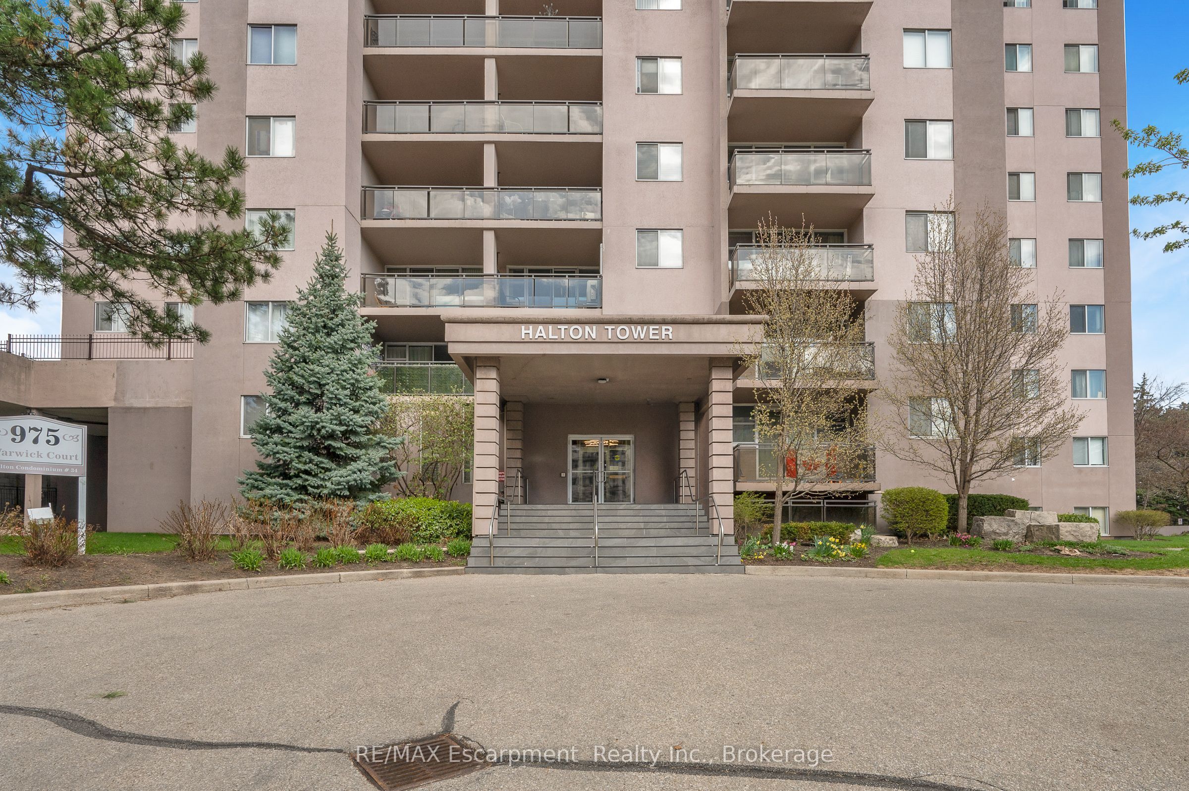 975 WARWICK Court 1501, Burlington, ON L7T 3Z7 photo 3