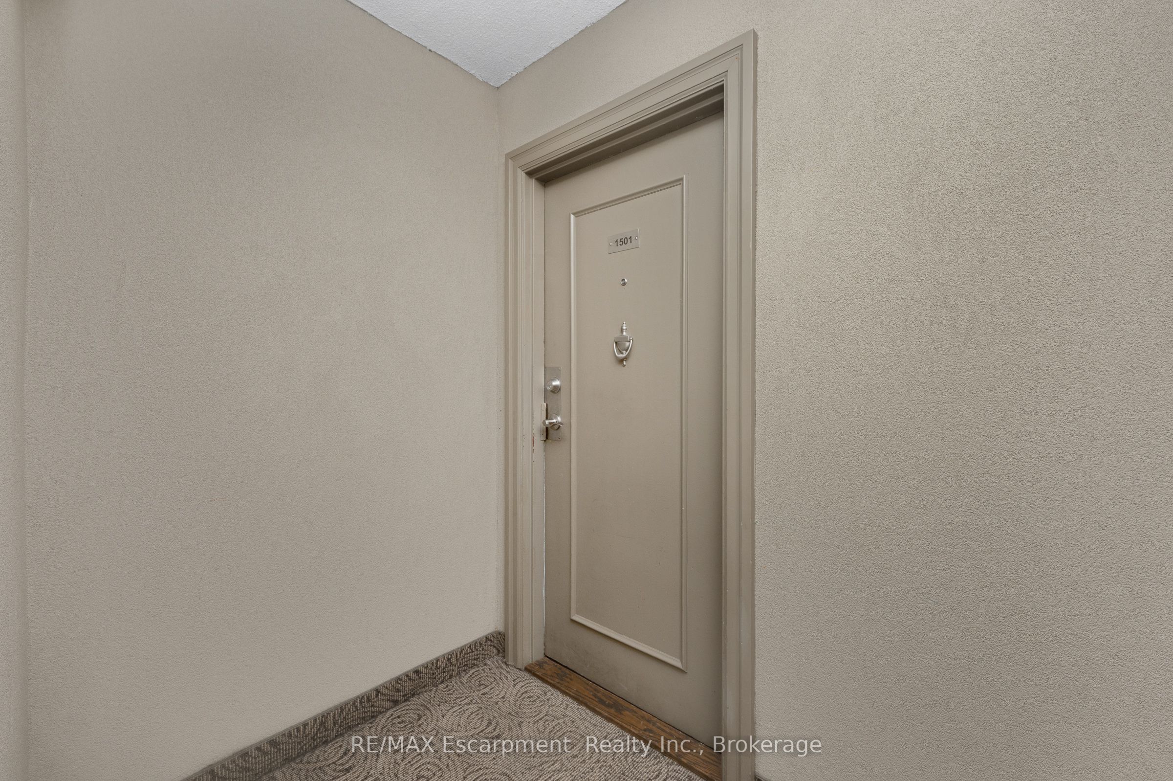 975 WARWICK Court 1501, Burlington, ON L7T 3Z7 photo 4