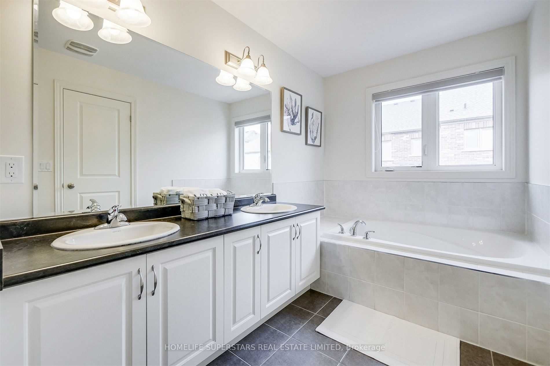 12 Kempsford Crescent, Brampton, ON L7A 0B6 photo 4