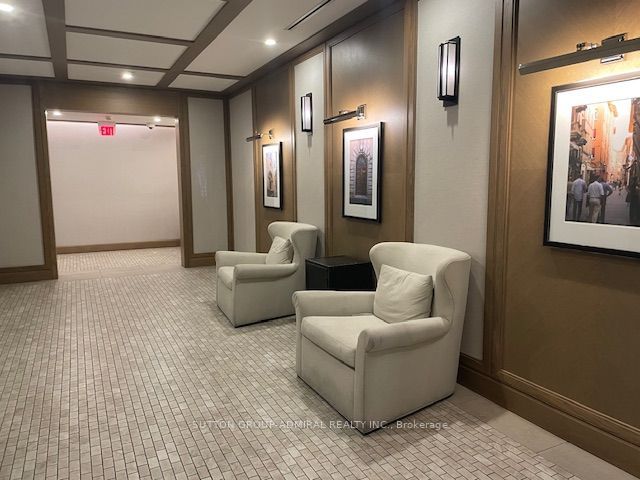 800 Lawrence Avenue W 403, Toronto, ON M6A 0B1 photo 3