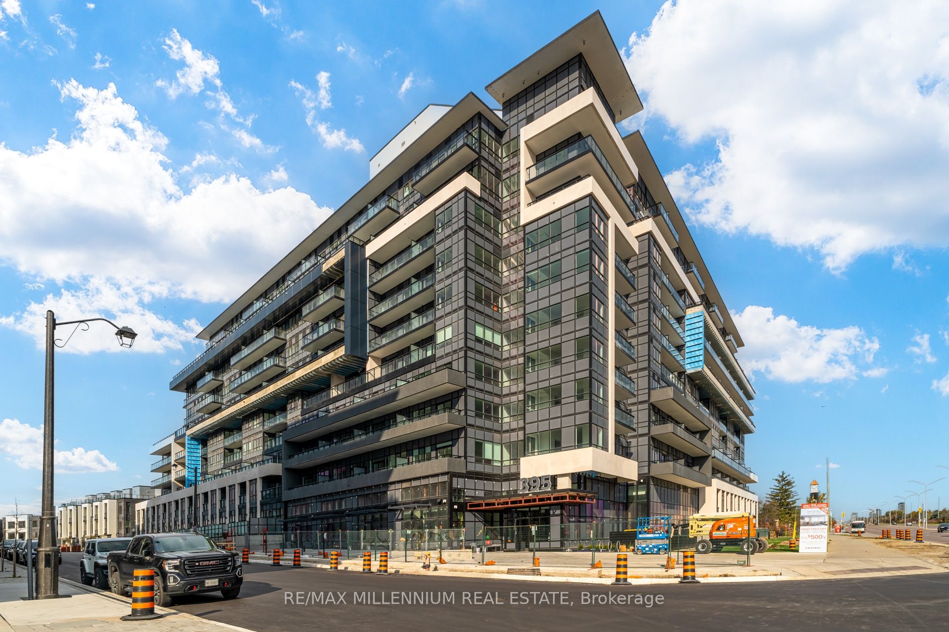 395 Dundas Street W 531, Oakville, ON L6M 4M2