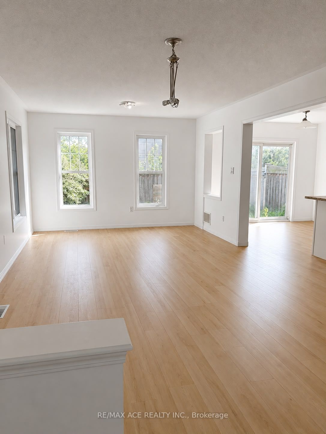 901 Rigo Crossing Crescent, Milton, ON L9T 8E1 photo 3