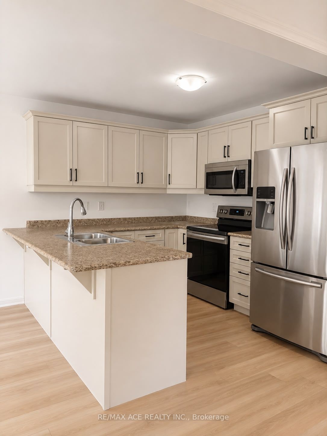 901 Rigo Crossing Crescent, Milton, ON L9T 8E1 photo 4
