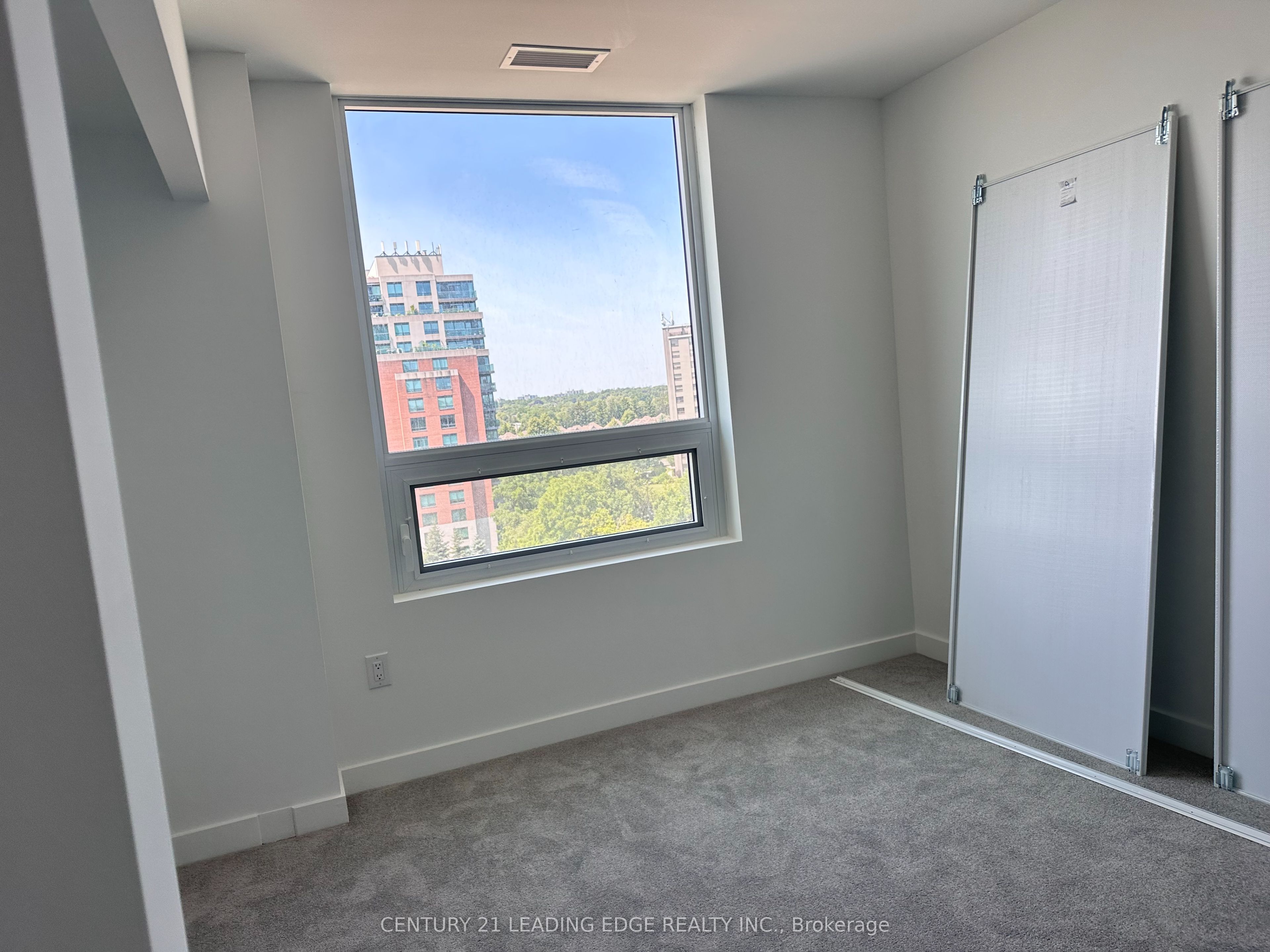 4010 Eglinton Avenue W 810, Toronto, ON M9A 0G5 photo 5