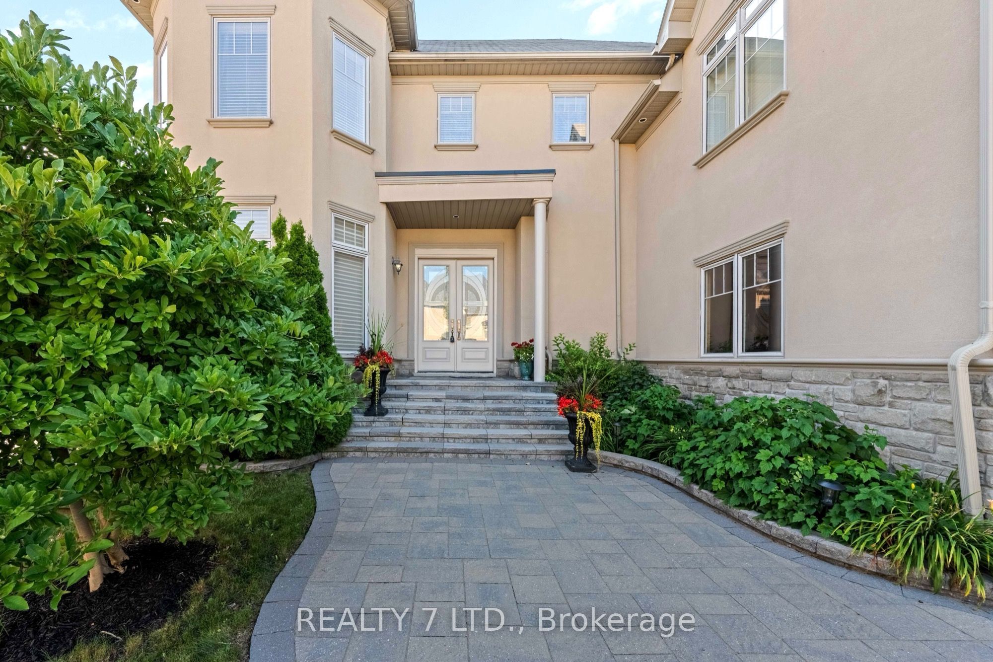 3217 Swiss Court, Mississauga, ON L5N 5T9 photo 4