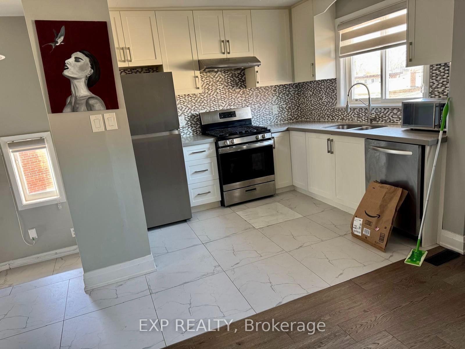 132 Brookhaven Drive Upper, Toronto, ON M6M 4P2 photo 4