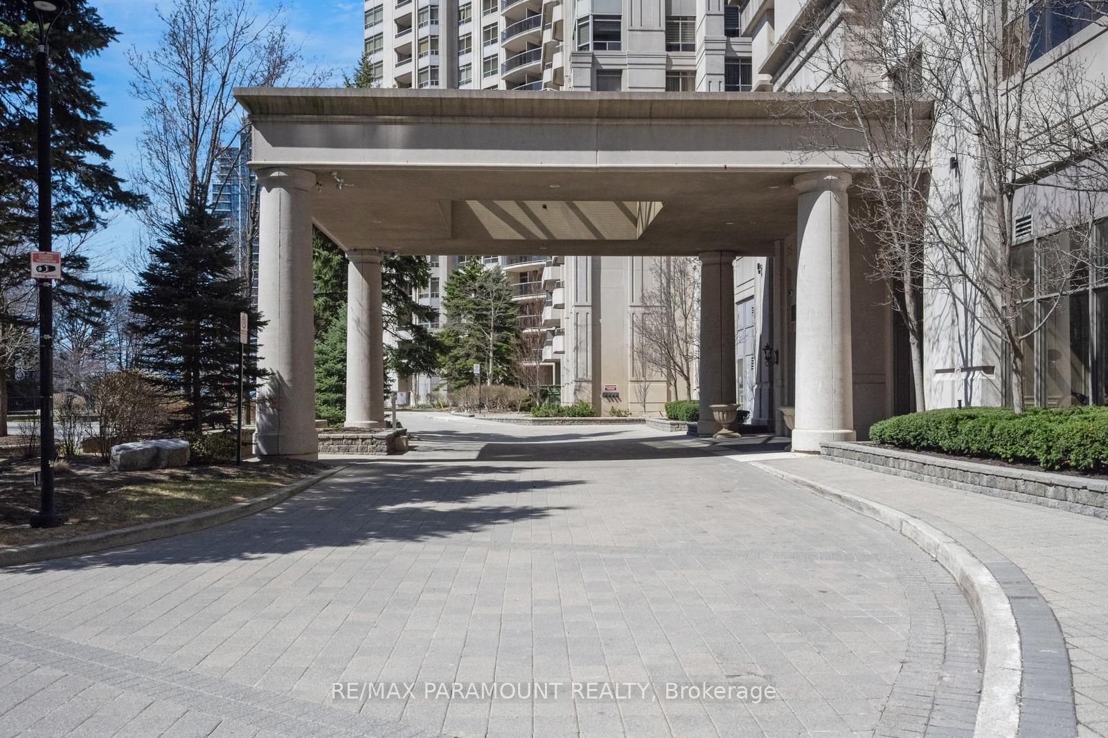 25 Kingsbridge Garden Circle 616, Mississauga, ON L5R 4B1 photo 3