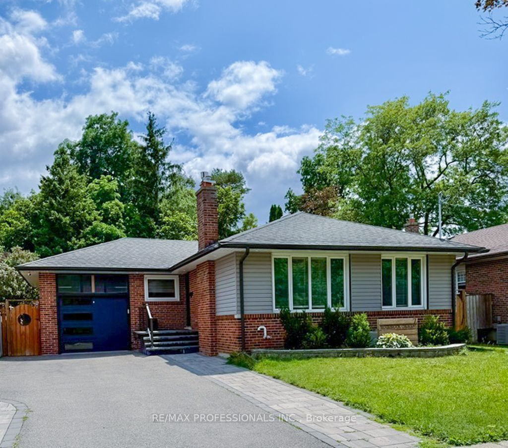 7 Sedgebrook Crescent LOWER, Toronto, ON M9B 2X2
