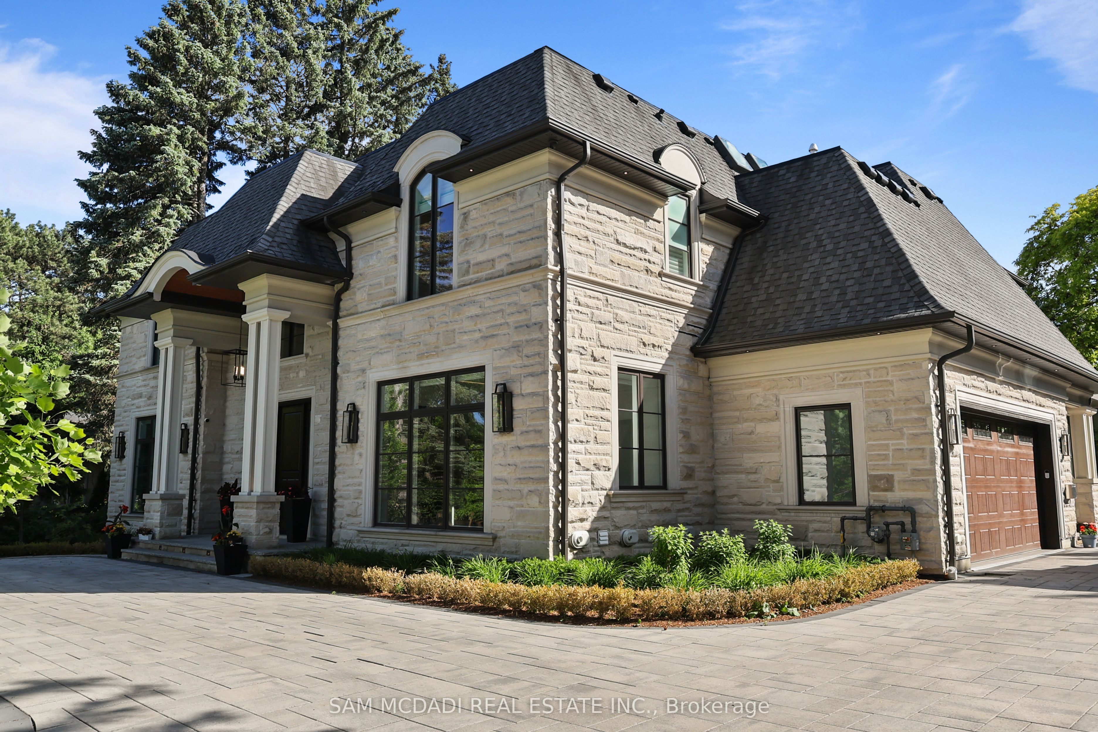 1342 Nocturne Court, Mississauga, ON L5H 2L8 photo 2
