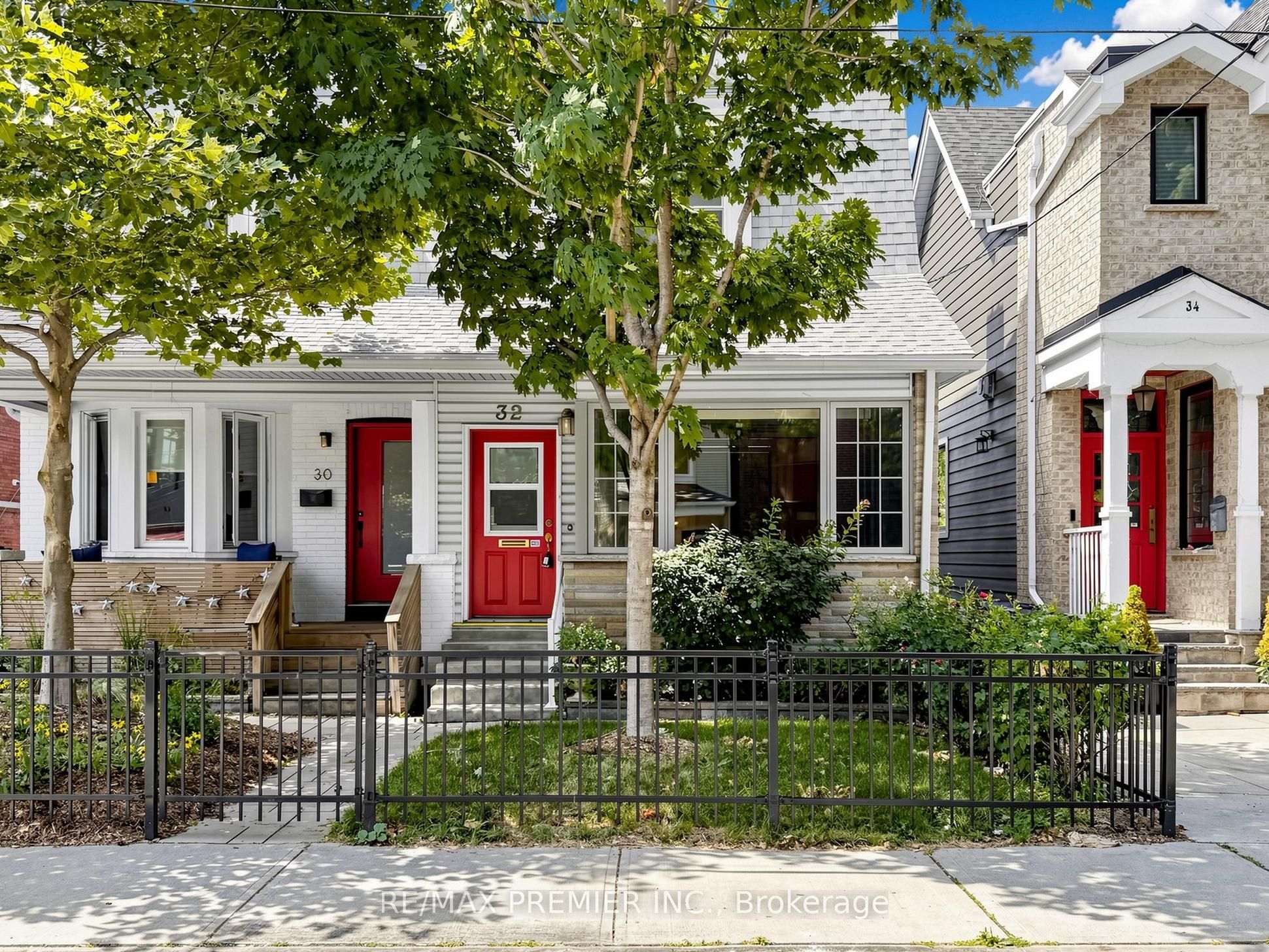 32 Ritchie Avenue, Toronto, ON M6R 2J8 photo 2