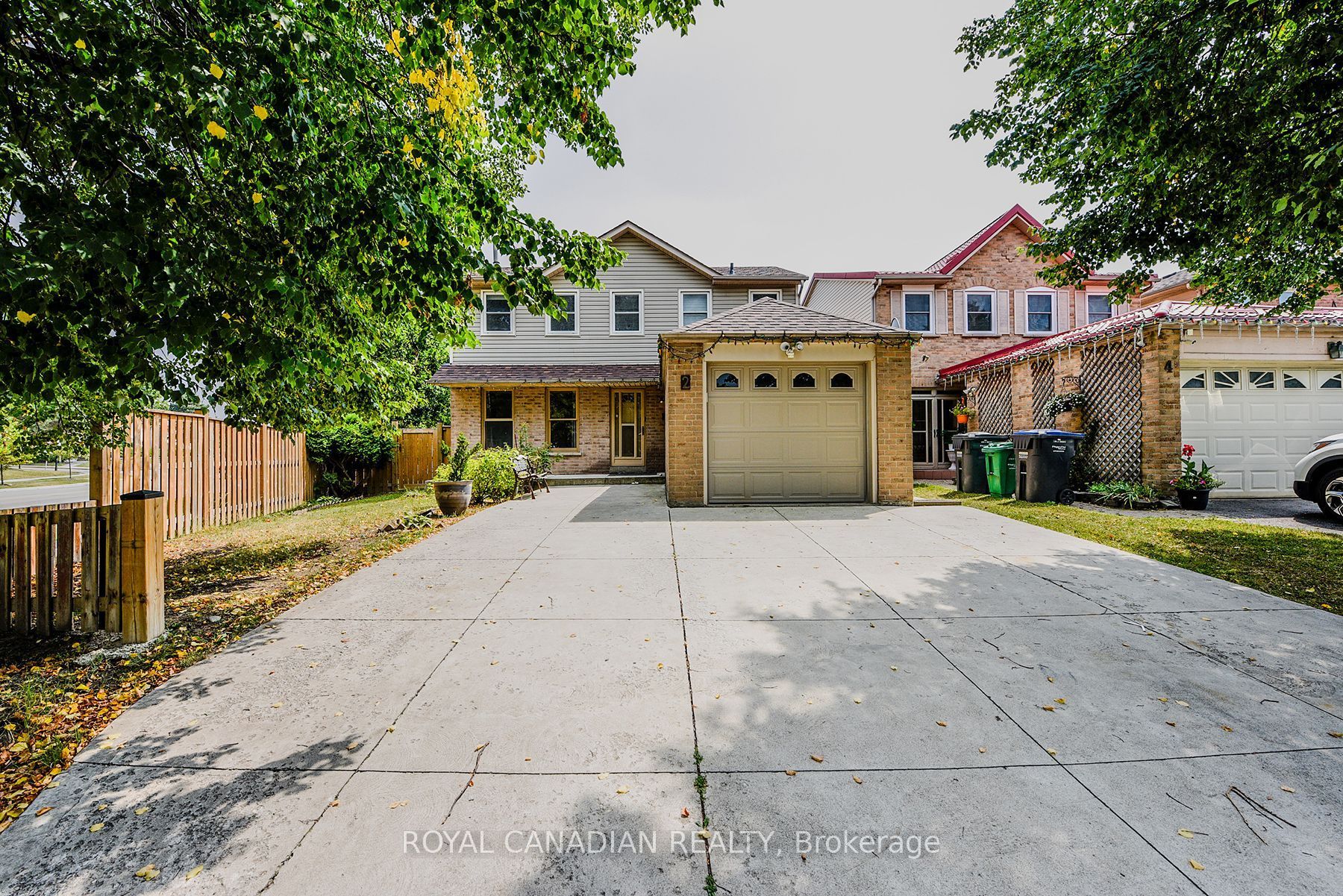2 Mayberry Court, Brampton, ON L6S 5A9