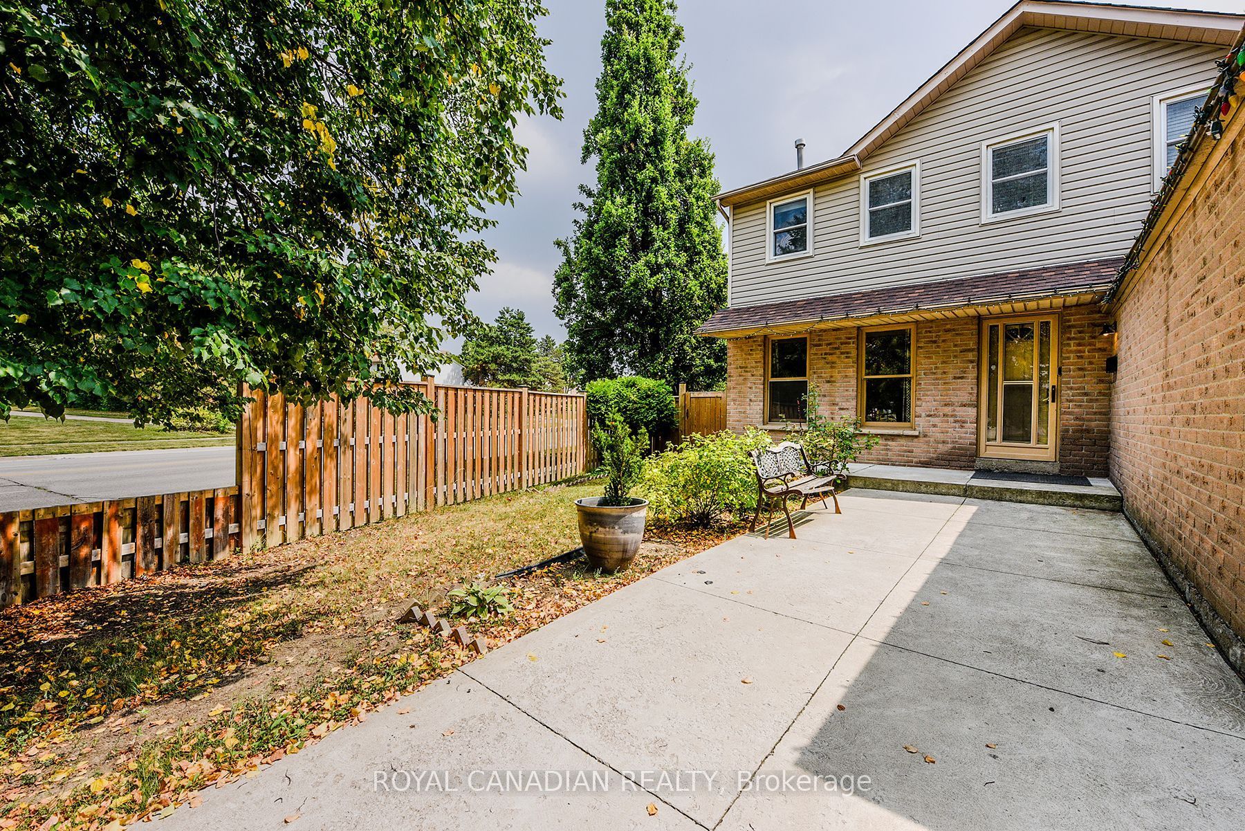 2 Mayberry Court, Brampton, ON L6S 5A9 photo 4