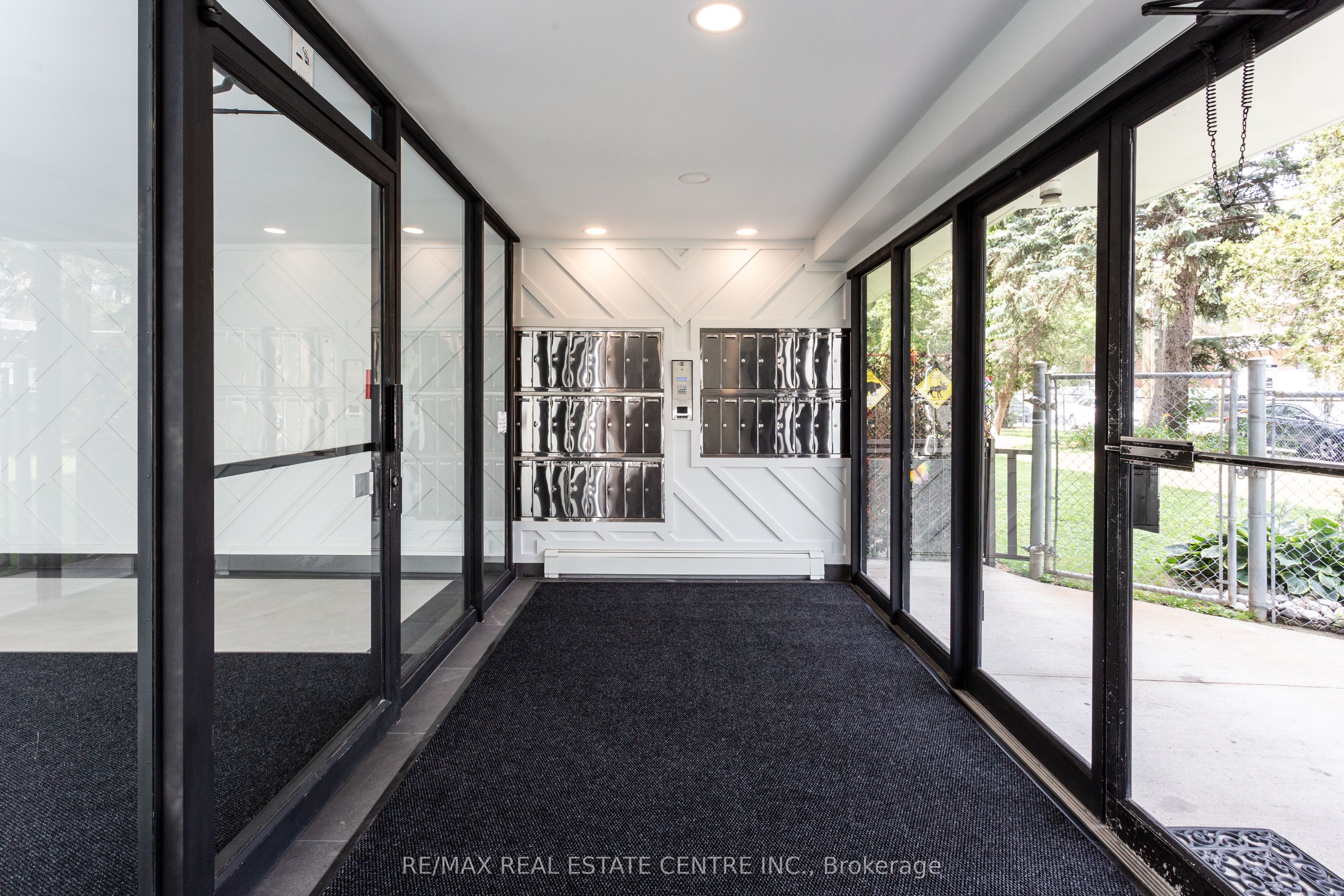 5 Hill Heights Road 307, Toronto, ON M8Y 1Y9 photo 4