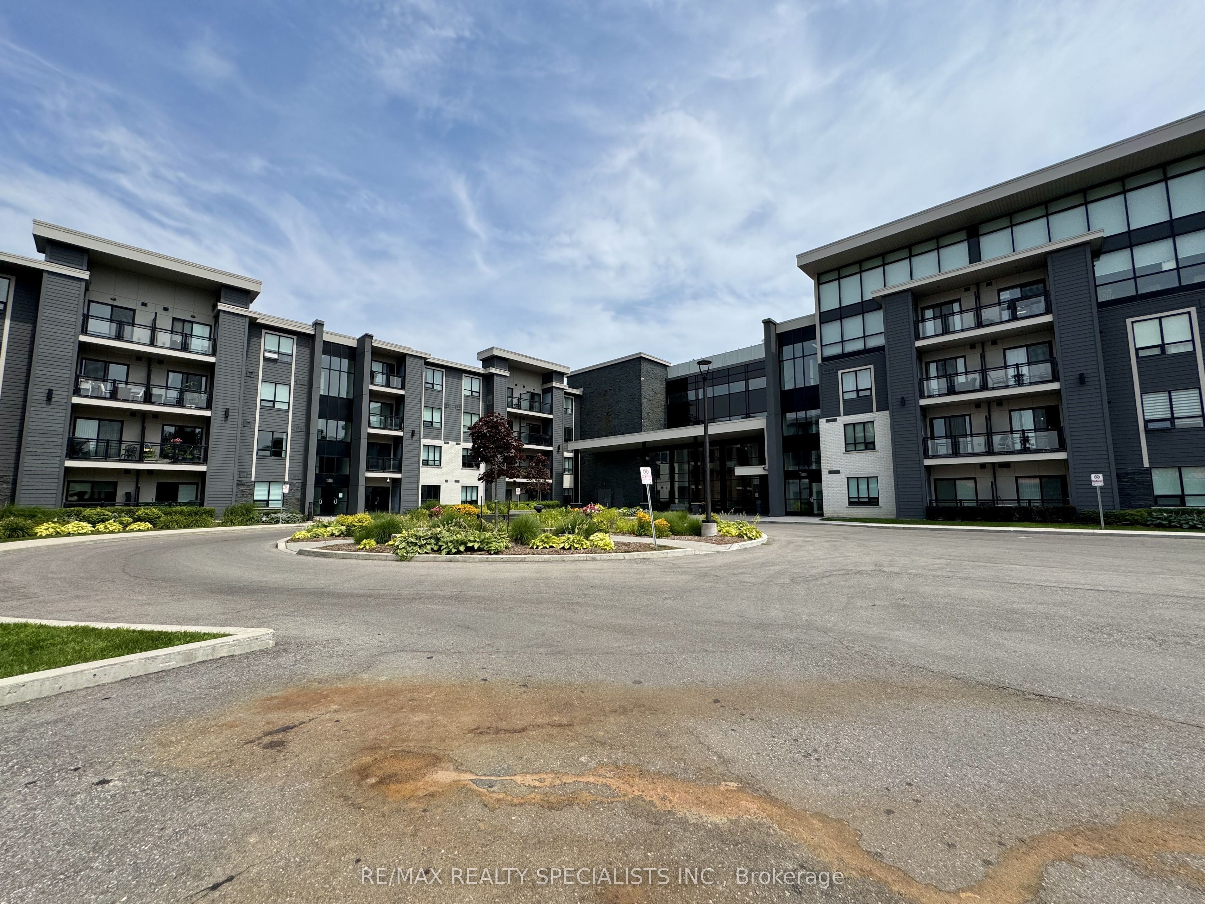 3170 Erin Mills Parkway 319, Mississauga, ON L5L 0B6 photo 2