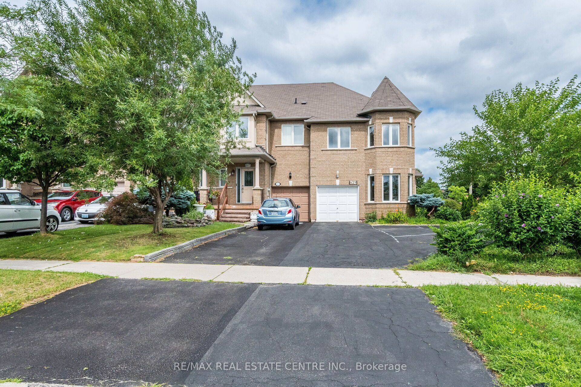 629 Lumberton Crescent, Mississauga, ON L4Z 3Z5