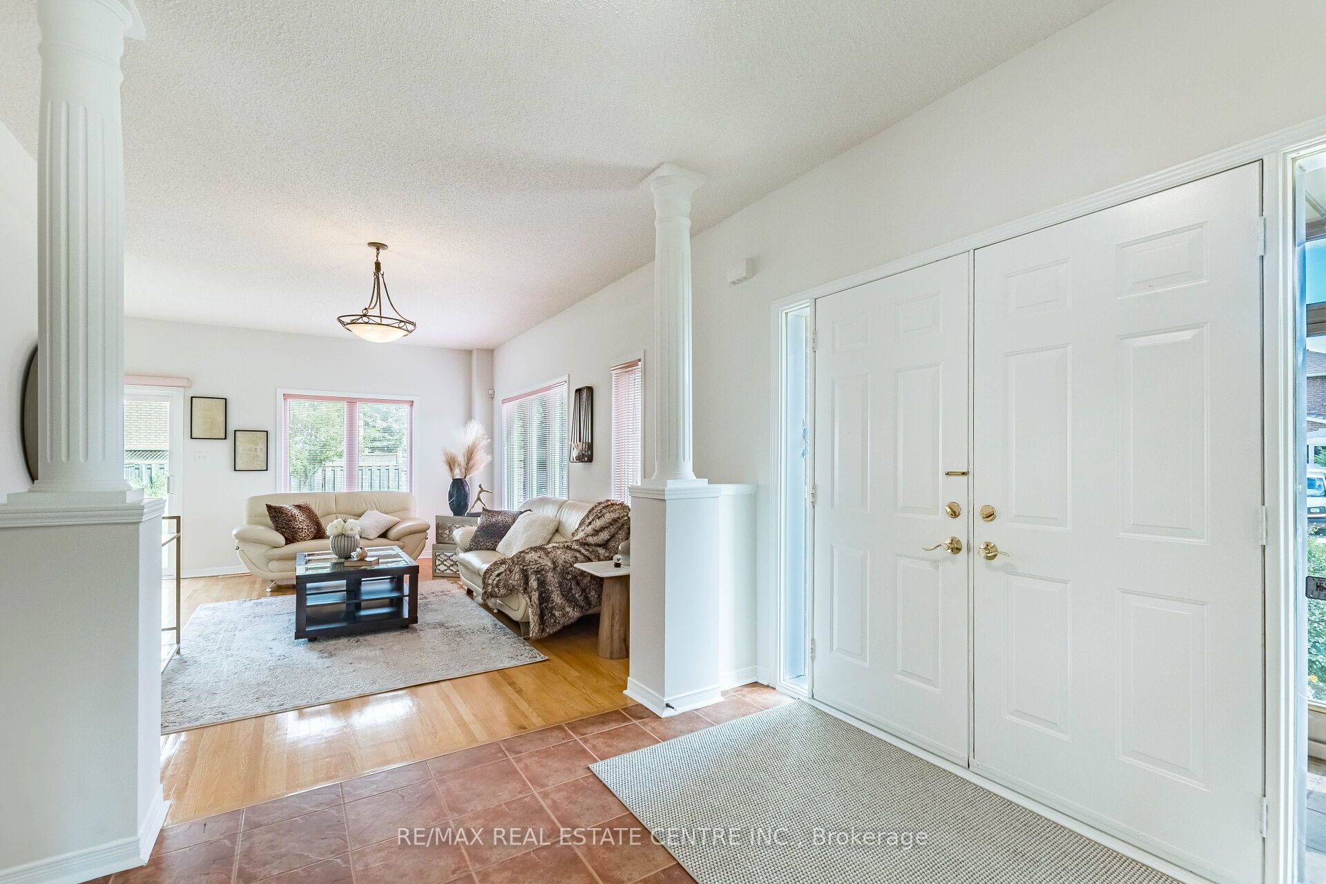 629 Lumberton Crescent, Mississauga, ON L4Z 3Z5 photo 5