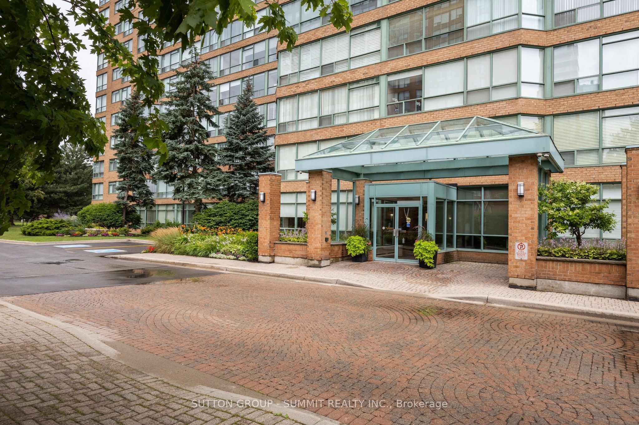 1276 Maple Crossing Boulevard 611, Burlington, ON L7S 2J9 photo 2