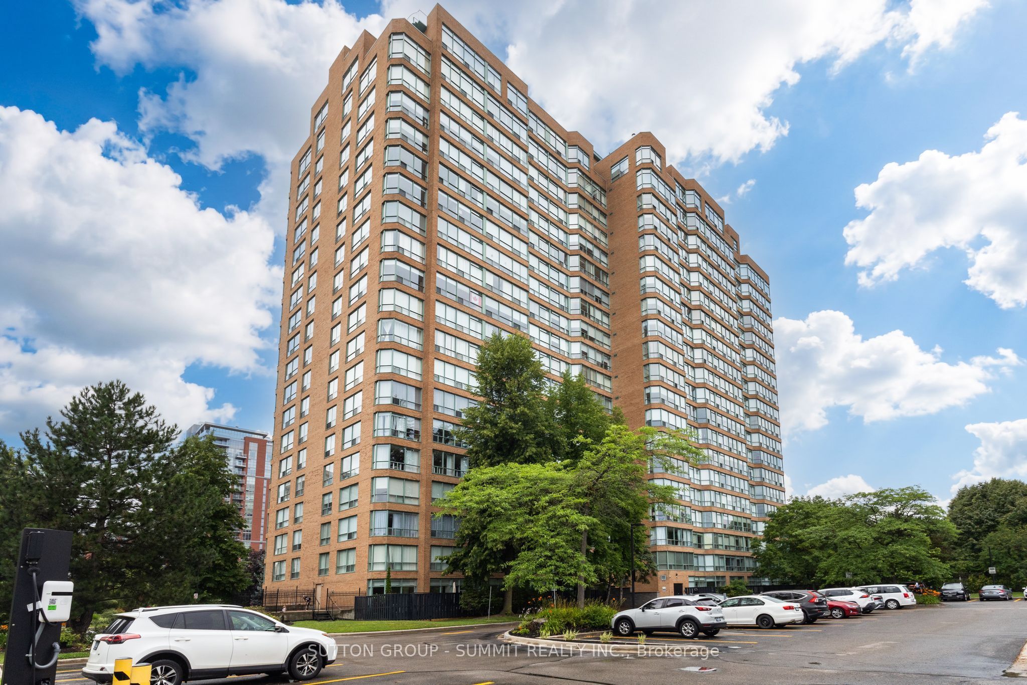 1276 Maple Crossing Boulevard 611, Burlington, ON L7S 2J9 photo 3