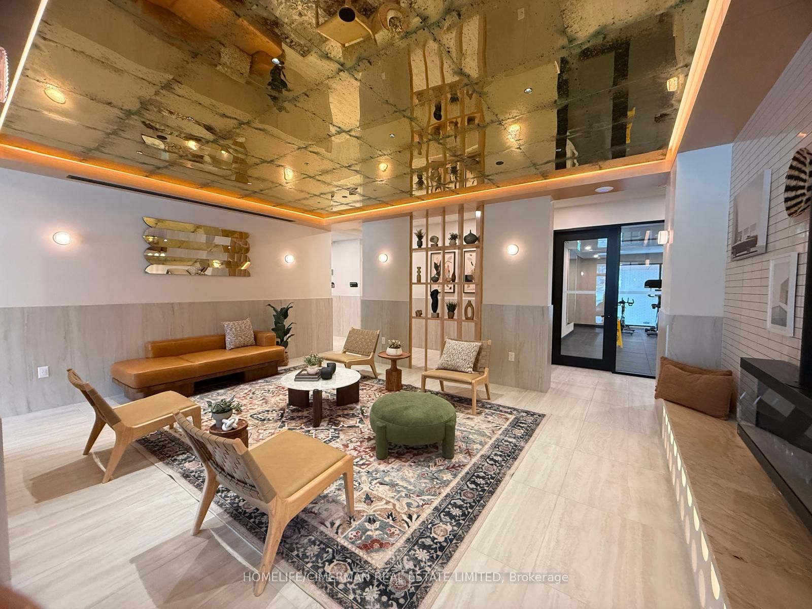 1660 Bloor Street W 810, Toronto, ON M6P 1A8 photo 3