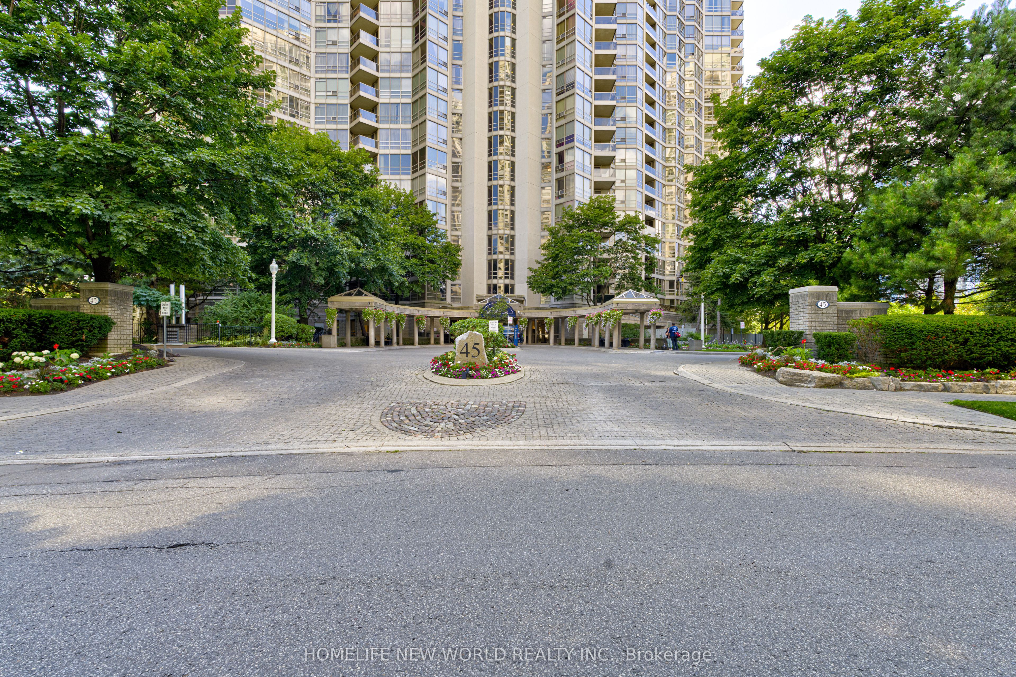 45 Kingsbridge Garden Circle 2704, Mississauga, ON L5R 3K4