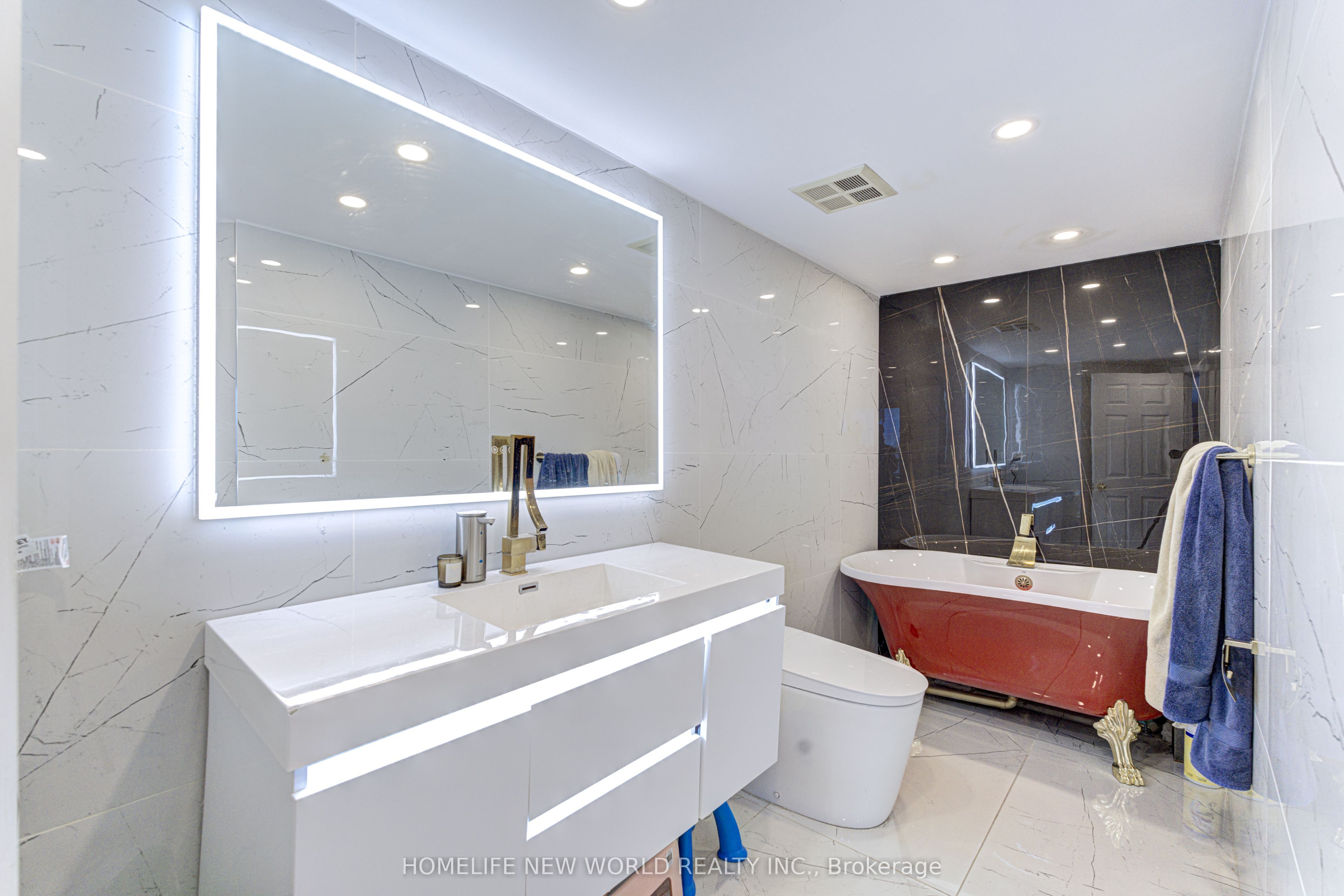 45 Kingsbridge Garden Circle 2704, Mississauga, ON L5R 3K4 photo 5