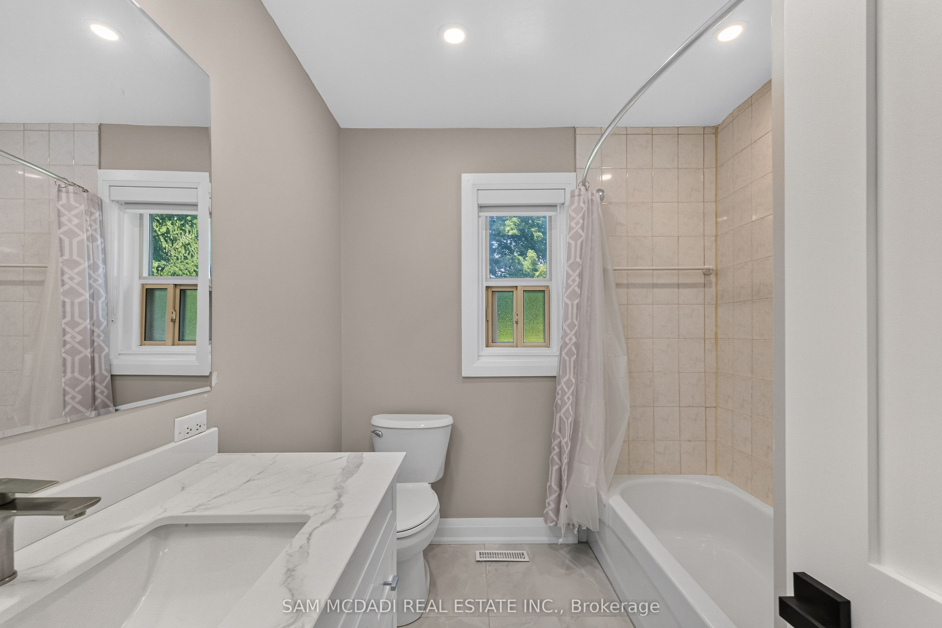 1153 Mona - BSMT Road, Mississauga, ON L5G 2Z8 photo 3