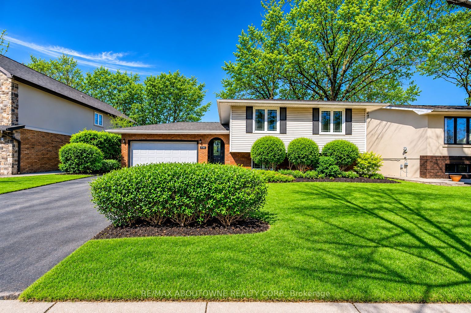 2165 Dunedin Road, Oakville, ON L6J 5V2