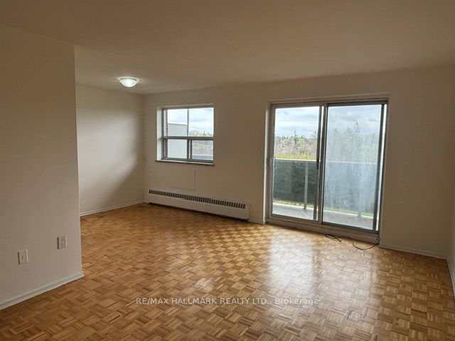 515 North Service Road 2-611, Mississauga, ON L5A 1B3 photo 2