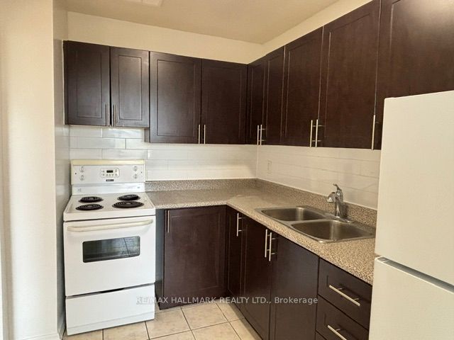 515 North Service Road 2-611, Mississauga, ON L5A 1B3 photo 4