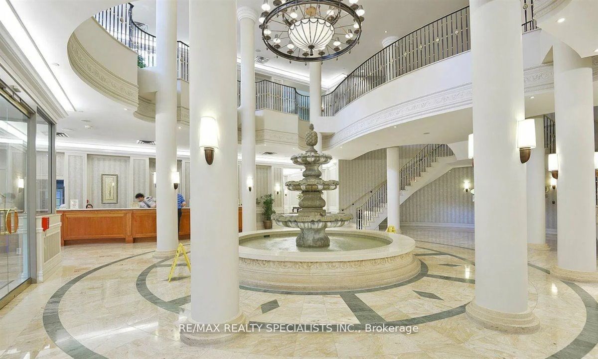 25 Kingsbridge Garden Circle 1720, Mississauga, ON L5R 4B1 photo 4